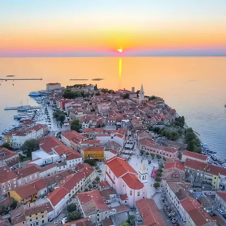 Apartment Luxurioese Piazzetta Mit Meerblick