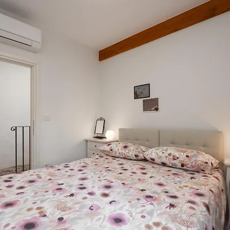 Apartment Luxurioese Piazzetta Mit Meerblick Porec